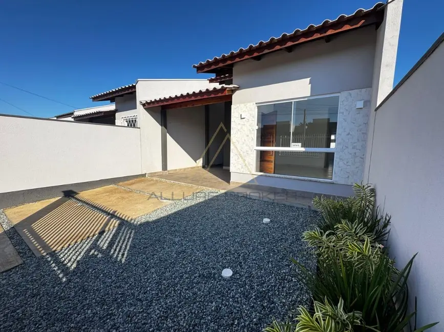 Foto 1 de Casa com 2 quartos à venda, 65m2 em Barra Velha - SC