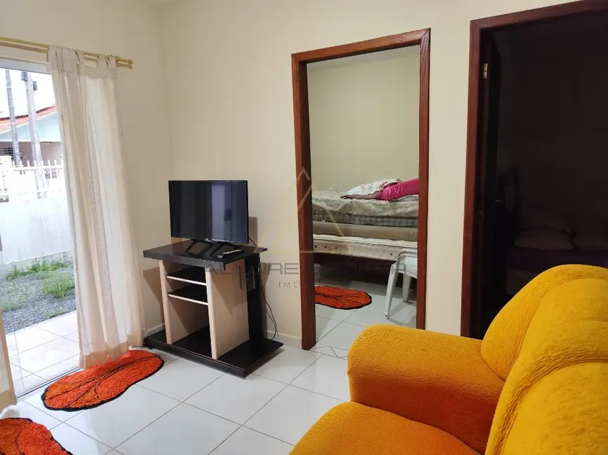 Casa com 2 quartos para alugar, 60m2 em Balneario Picarras - SC - imagem 5 Foto 5 de Casa com 2 quartos para alugar, 60m2 em Balneario Picarras - SC