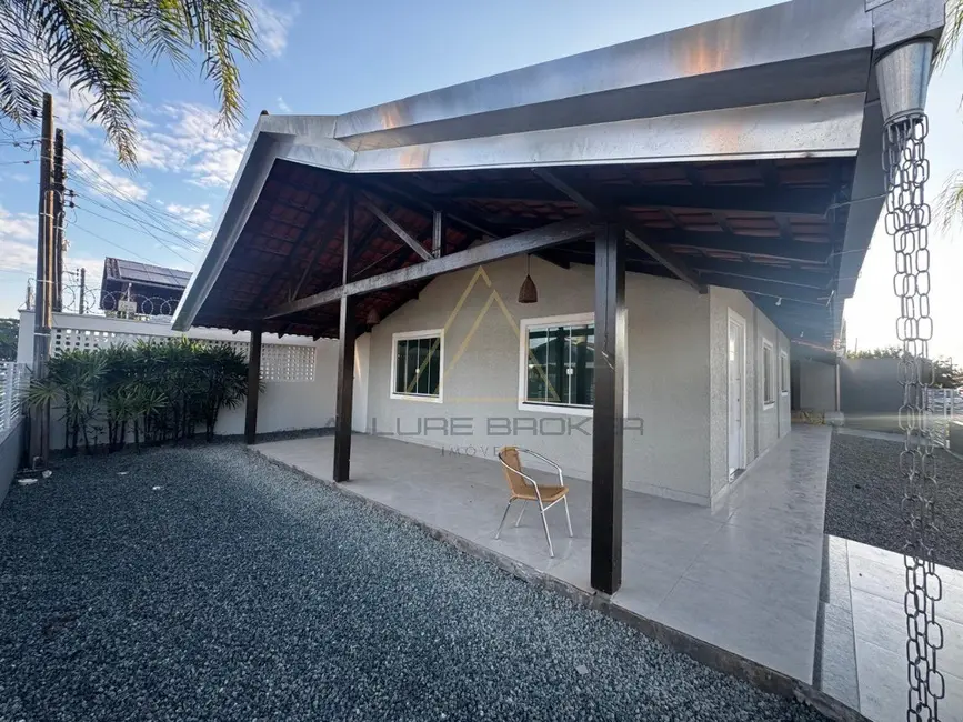 Foto 1 de Casa com 3 quartos à venda, 130m2 em Centro, Balneario Picarras - SC