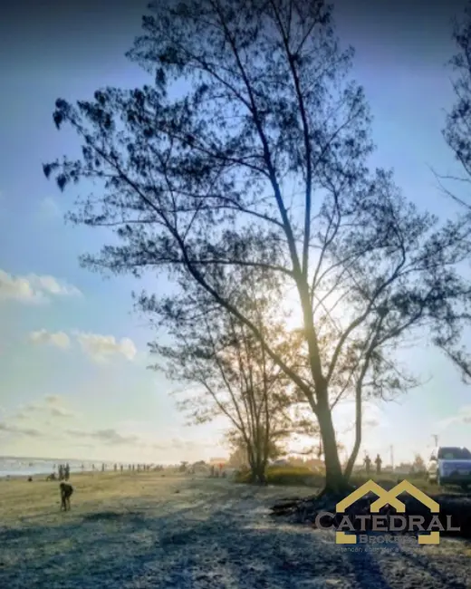 Foto 3 de Terreno / Lote à venda, 282m2 em Ilha Comprida - SP