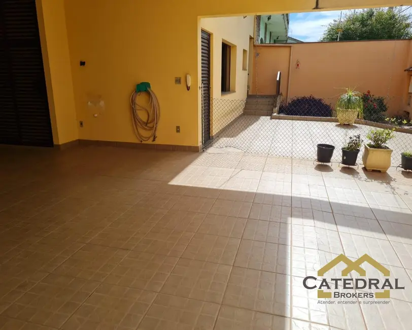 Casa com 3 quartos à venda, 303m2 em Jardim Paulista I, Jundiai - SP - imagem 3 Foto 3 de Casa com 3 quartos à venda, 303m2 em Jardim Paulista I, Jundiai - SP