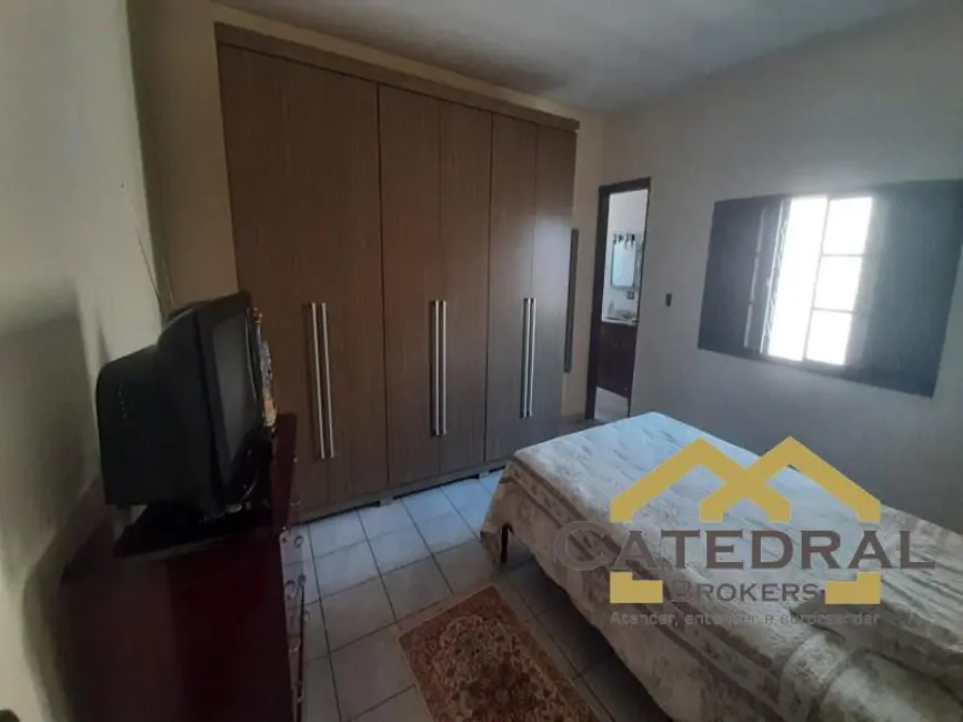 Sobrado com 6 quartos à venda, 360m2 em Centro, Jundiai - SP - imagem 4 Foto 4 de Sobrado com 6 quartos à venda, 360m2 em Centro, Jundiai - SP