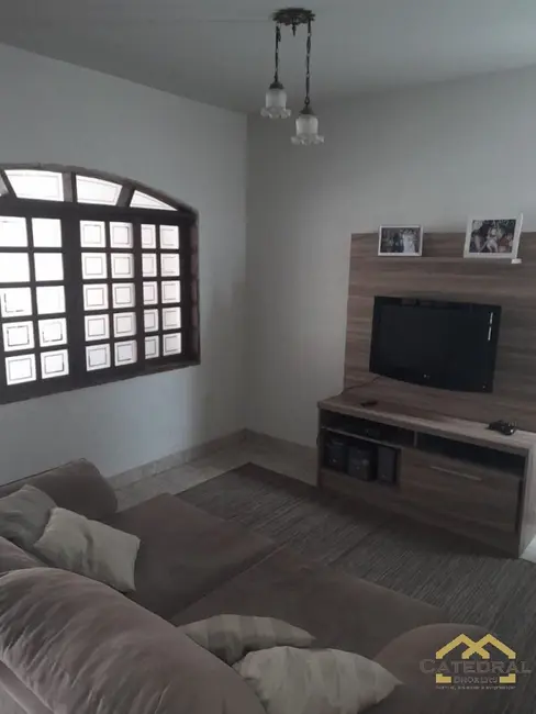 Casa com 4 quartos à venda, 322m2 em Colônia, Jundiai - SP - imagem 1 Foto 1 de Casa com 4 quartos à venda, 322m2 em Colônia, Jundiai - SP