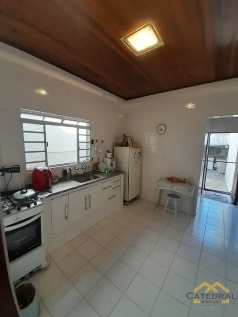 Foto 3 de Casa com 1 quarto à venda, 70m2 em Jundiai - SP