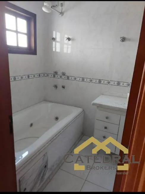 Sobrado com 3 quartos à venda, 228m2 em Jardim Paulista I, Jundiai - SP - imagem 4 Foto 4 de Sobrado com 3 quartos à venda, 228m2 em Jardim Paulista I, Jundiai - SP