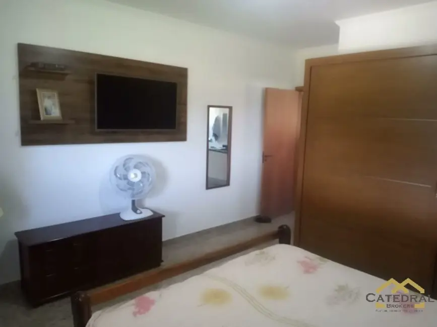 Foto 6 de Chácara com 3 quartos à venda, 220m2 em Tapirai - SP