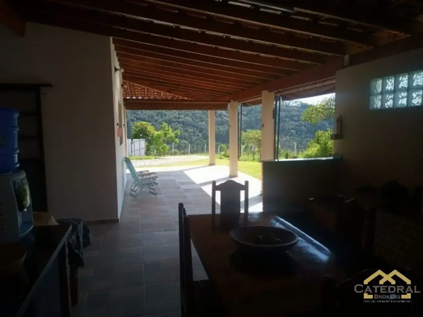 Foto 5 de Chácara com 3 quartos à venda, 220m2 em Tapirai - SP