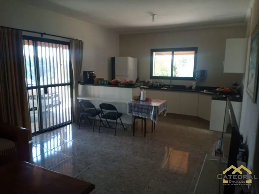 Foto 3 de Chácara com 3 quartos à venda, 220m2 em Tapirai - SP