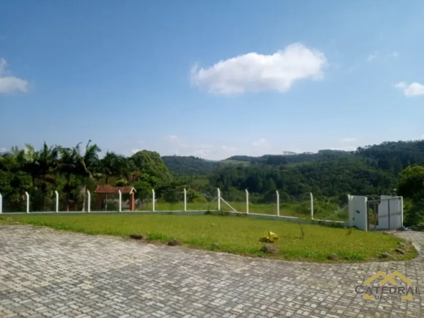 Foto 1 de Chácara com 3 quartos à venda, 220m2 em Tapirai - SP