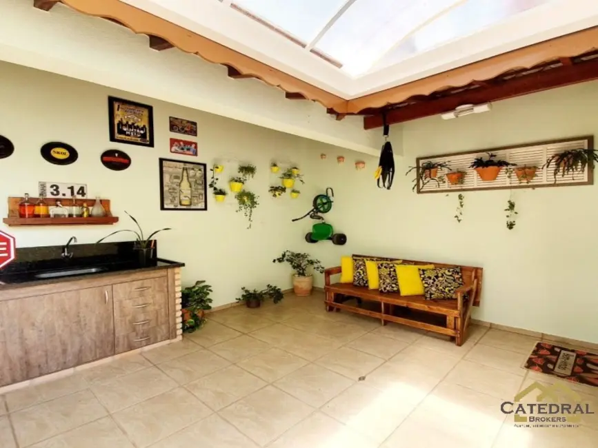 Casa com 3 quartos à venda, 158m2 em Parque Residencial Eloy Chaves, Jundiai - SP - imagem 5 Foto 5 de Casa com 3 quartos à venda, 158m2 em Parque Residencial Eloy Chaves, Jundiai - SP