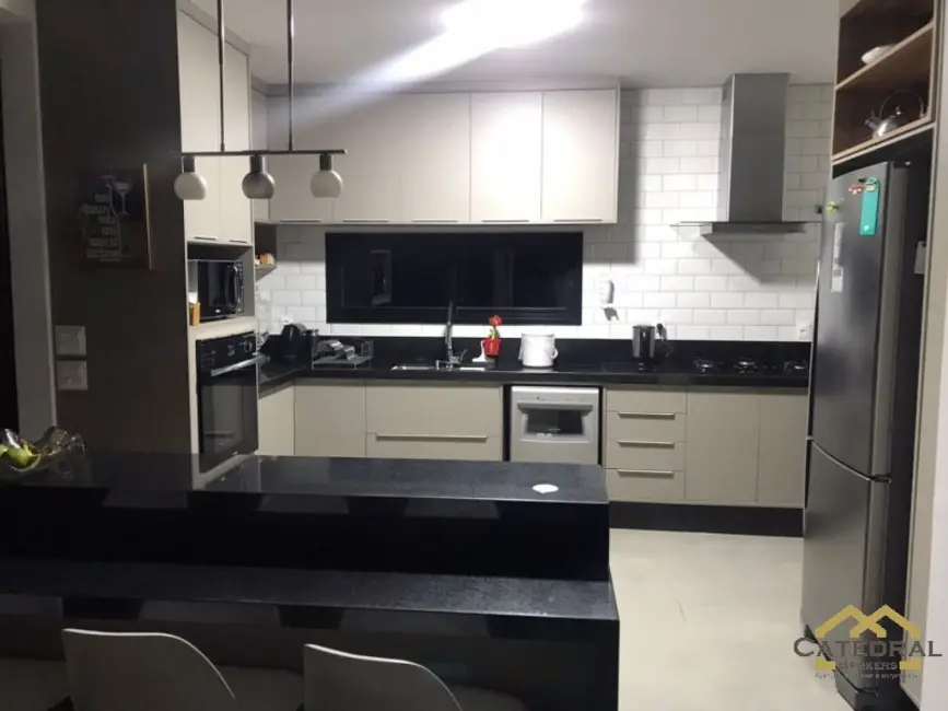 Foto 3 de Casa de Condomínio com 2 quartos à venda, 250m2 em Jundiai - SP