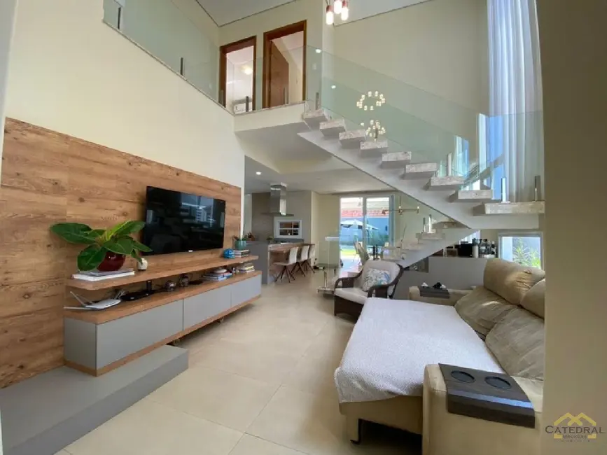 Foto 1 de Sobrado com 3 quartos à venda, 230m2 em Itupeva - SP