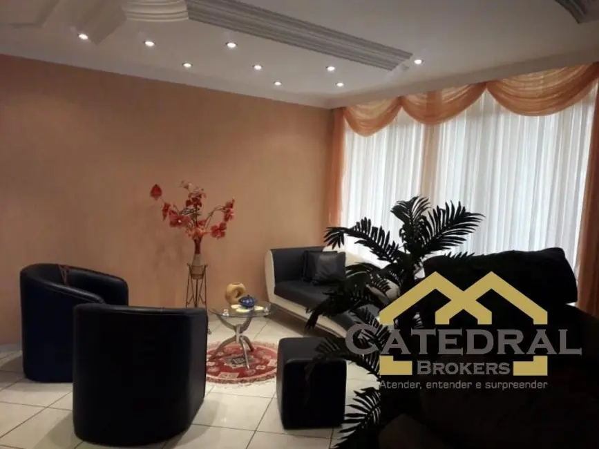 Chácara com 4 quartos à venda, 200m2 em Caxambu, Jundiai - SP - imagem 2 Foto 2 de Chácara com 4 quartos à venda, 200m2 em Caxambu, Jundiai - SP