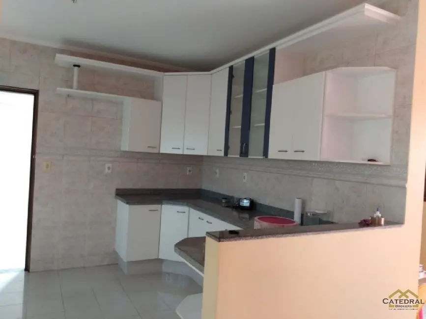 Sobrado com 4 quartos à venda, 250m2 em Caxambu, Jundiai - SP - imagem 6 Foto 6 de Sobrado com 4 quartos à venda, 250m2 em Caxambu, Jundiai - SP