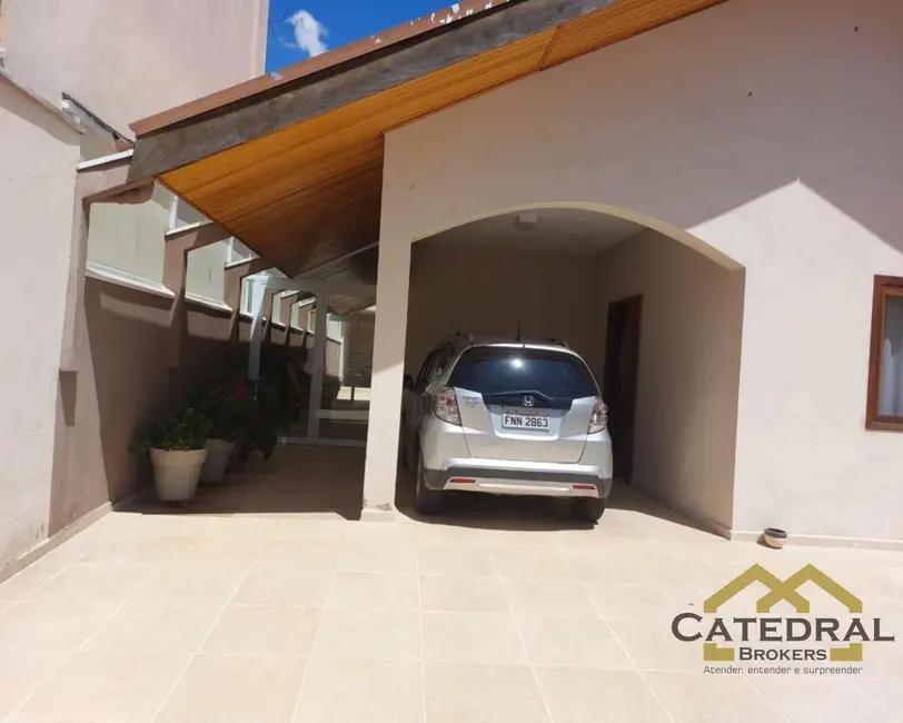 Foto 2 de Casa com 2 quartos à venda, 210m2 em Retiro, Jundiai - SP