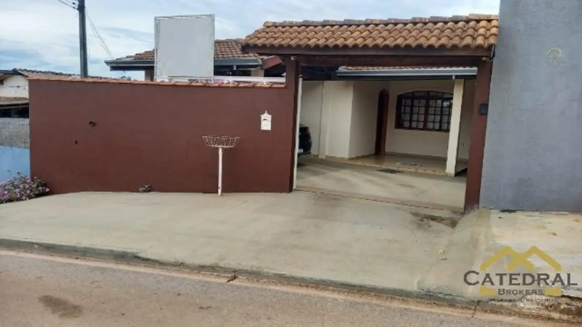 Foto 1 de Casa com 3 quartos à venda, 174m2 em Jarinu - SP