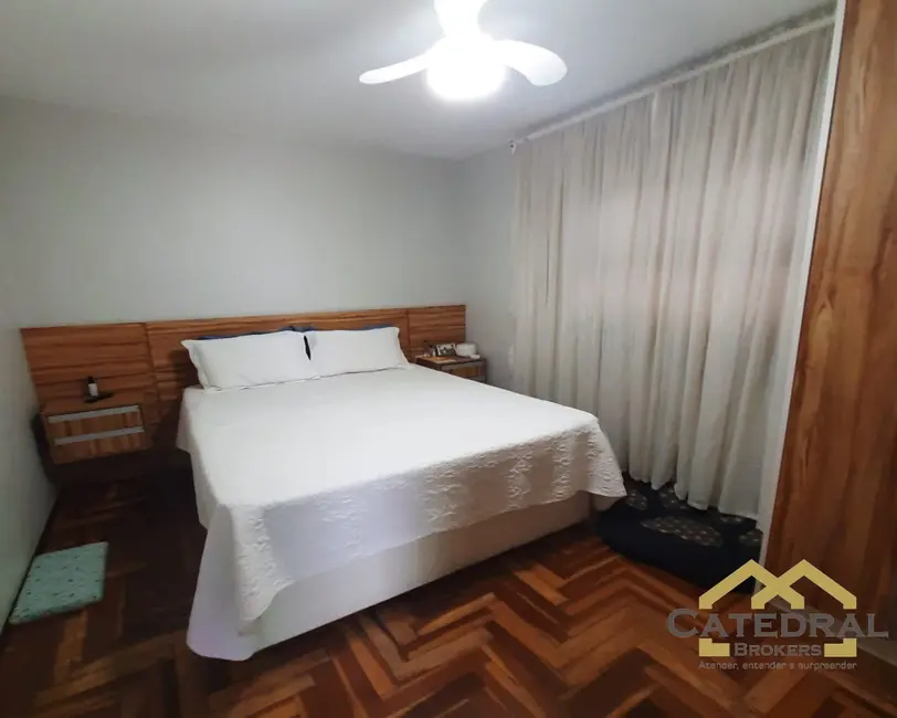 Sobrado com 3 quartos à venda, 289m2 em Vila Esperança, Jundiai - SP - imagem 9 Foto 9 de Sobrado com 3 quartos à venda, 289m2 em Vila Esperança, Jundiai - SP