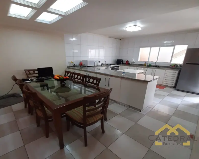 Sobrado com 3 quartos à venda, 289m2 em Vila Esperança, Jundiai - SP - imagem 7 Foto 7 de Sobrado com 3 quartos à venda, 289m2 em Vila Esperança, Jundiai - SP