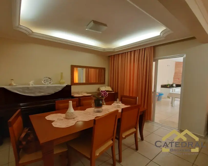 Foto 3 de Sobrado com 4 quartos à venda, 165m2 em Medeiros, Jundiai - SP