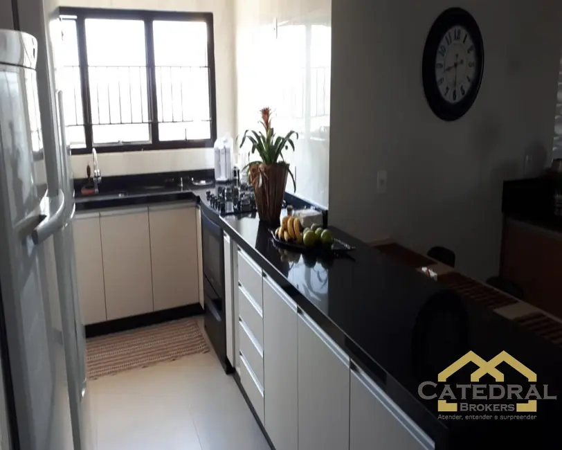 Foto 6 de Apartamento com 4 quartos à venda, 198m2 em Vila Vianelo, Jundiai - SP