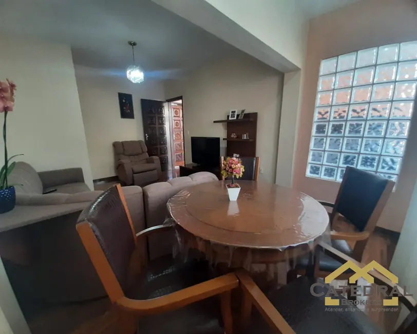 Foto 3 de Casa com 3 quartos à venda, 350m2 em Vila Rami, Jundiai - SP