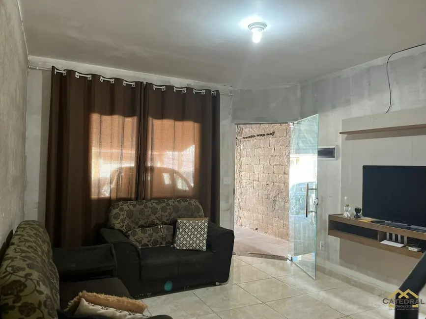 Casa com 3 quartos à venda, 151m2 em Jardim Itália, Varzea Paulista - SP - imagem 4 Foto 4 de Casa com 3 quartos à venda, 151m2 em Jardim Itália, Varzea Paulista - SP