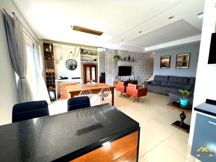 Foto 1 de Casa com 3 quartos para alugar, 207m2 em Retiro, Jundiai - SP