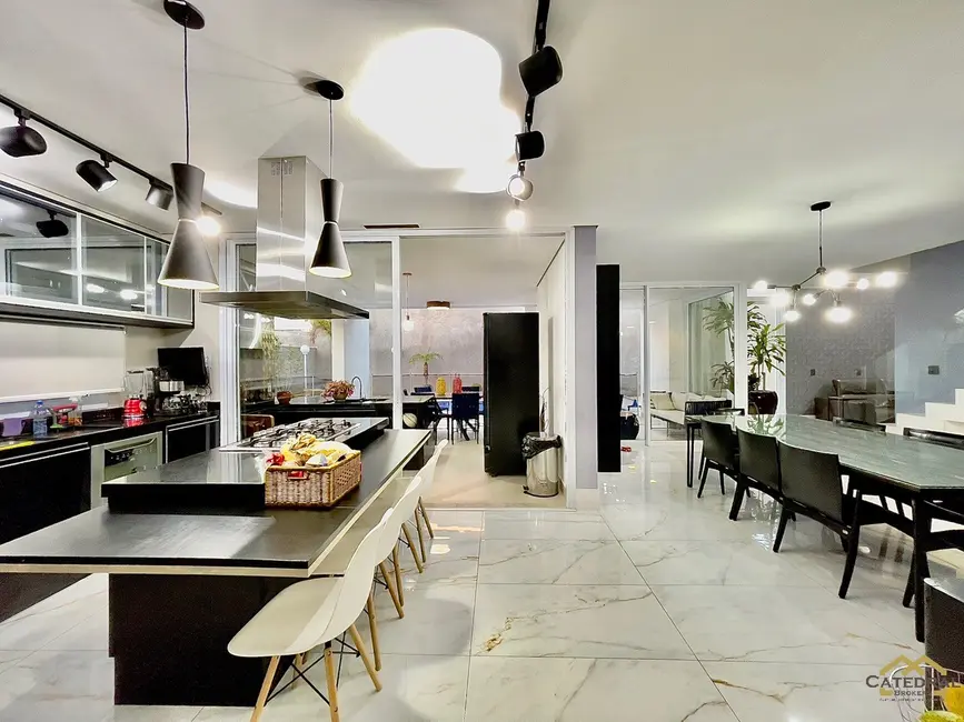 Foto 4 de Casa de Condomínio com 3 quartos à venda, 310m2 em Horto Florestal, Jundiai - SP