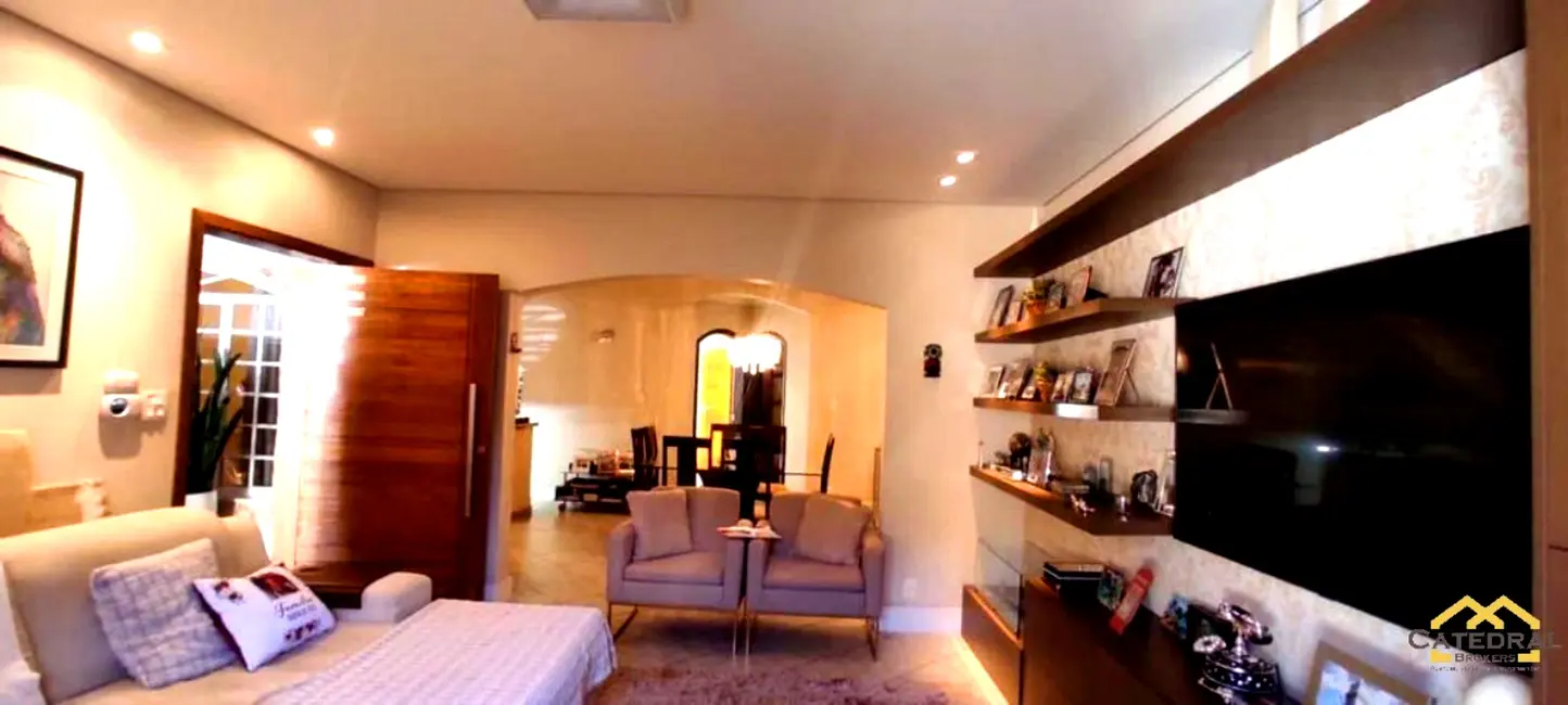 Foto 4 de Casa com 4 quartos à venda, 223m2 em Vila Comercial, Jundiai - SP