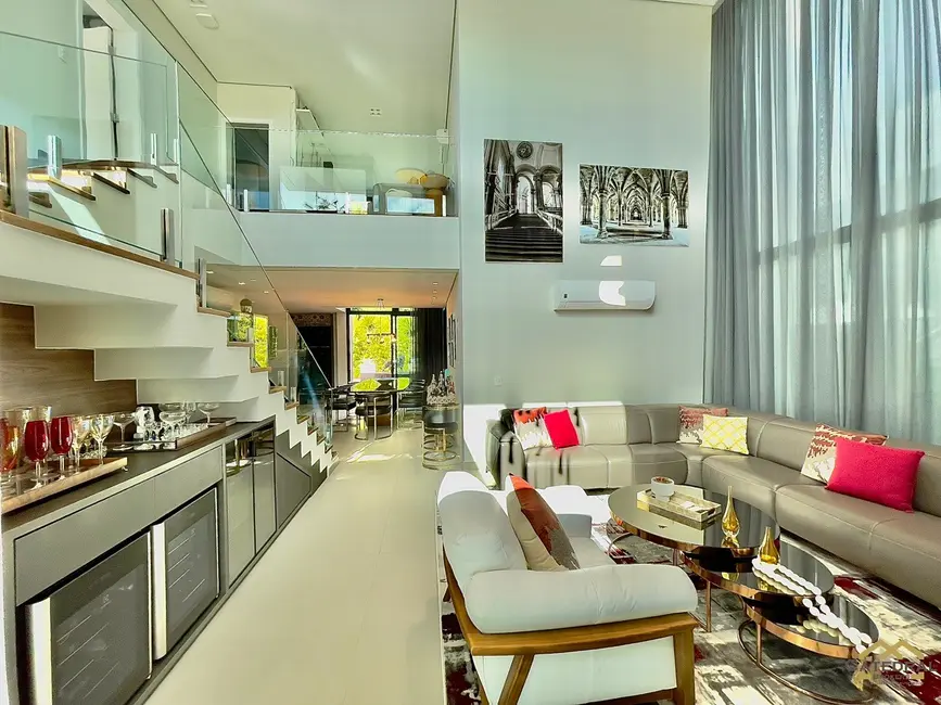 Foto 3 de Casa de Condomínio com 3 quartos à venda, 640m2 em Horto Florestal, Jundiai - SP