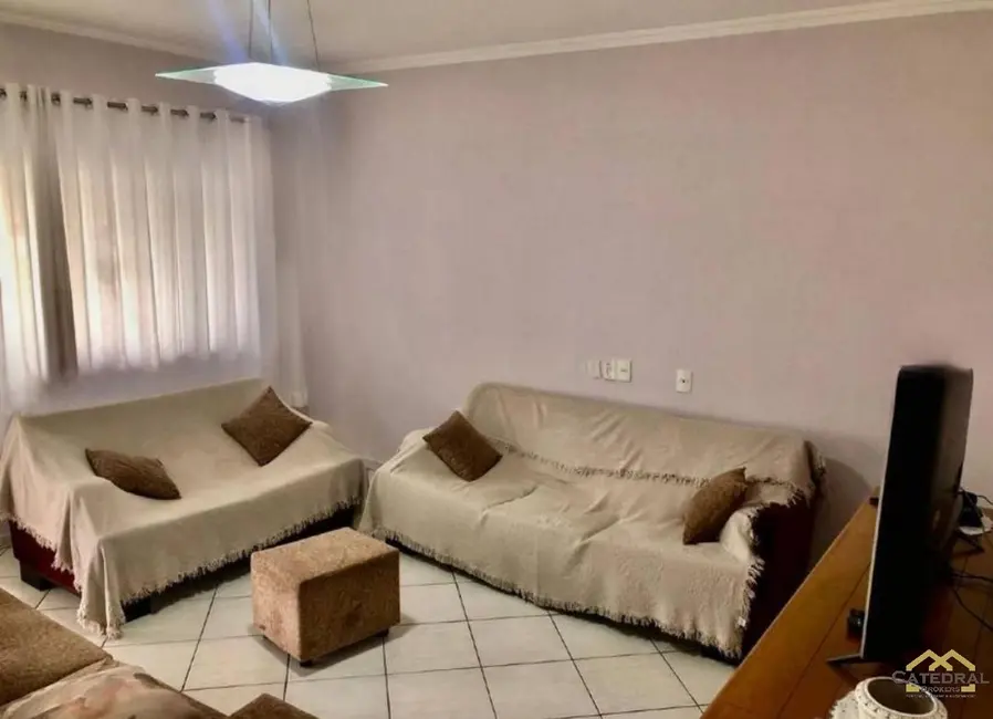 Foto 3 de Casa com 2 quartos à venda, 199m2 em Vila Maringá, Jundiai - SP