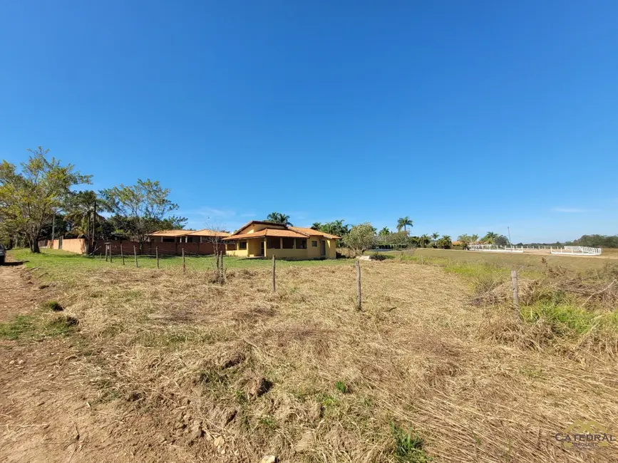 Foto 3 de Chácara com 2 quartos à venda, 133m2 em Porangaba - SP