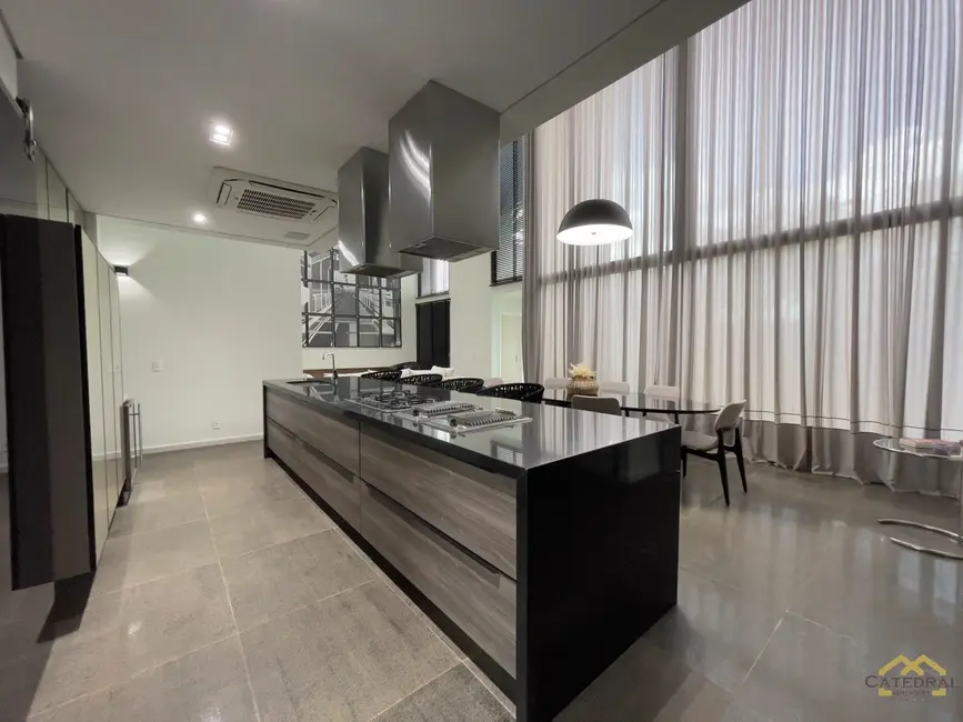 Foto 3 de Casa de Condomínio com 2 quartos para alugar, 600m2 em Cidade Santos Dumont, Jundiai - SP