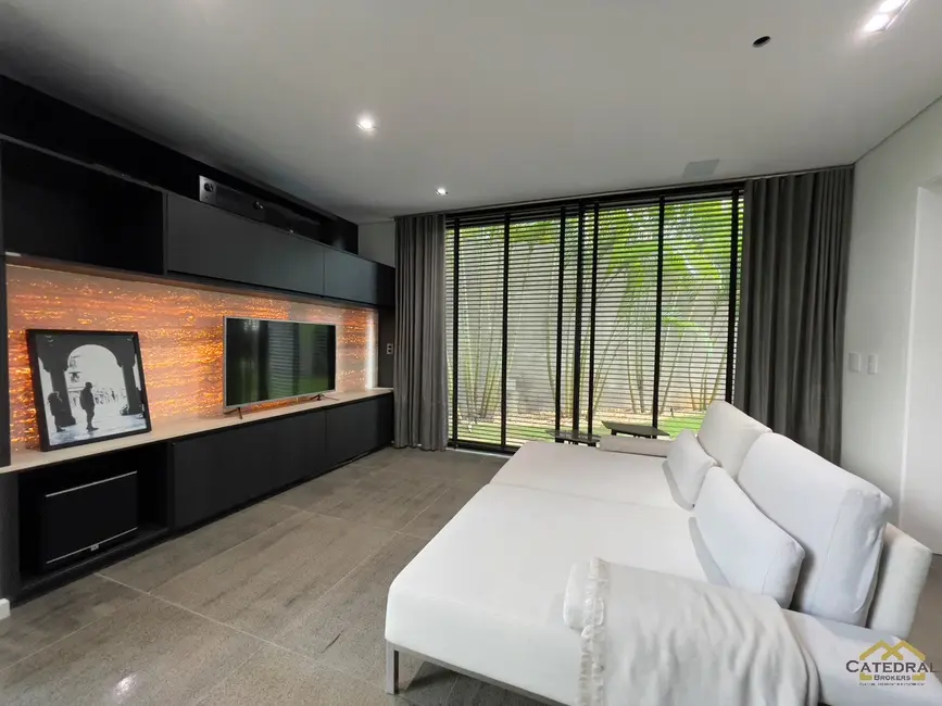 Foto 4 de Casa de Condomínio com 2 quartos para alugar, 600m2 em Cidade Santos Dumont, Jundiai - SP