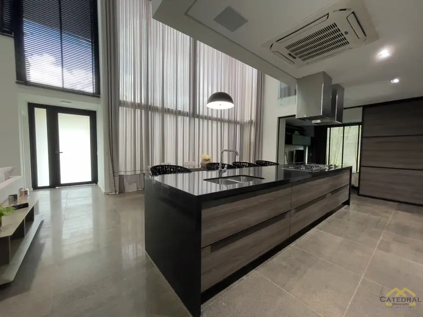 Foto 8 de Casa de Condomínio com 2 quartos para alugar, 600m2 em Cidade Santos Dumont, Jundiai - SP