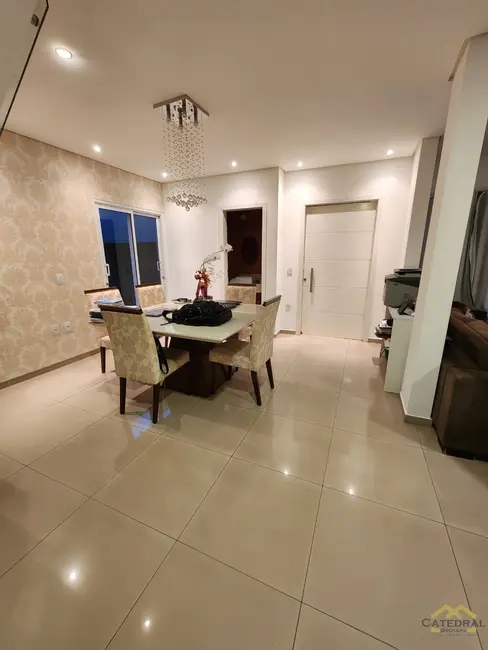 Casa com 3 quartos à venda, 240m2 em Jardim Paulista II, Jundiai - SP - imagem 2 Foto 2 de Casa com 3 quartos à venda, 240m2 em Jardim Paulista II, Jundiai - SP
