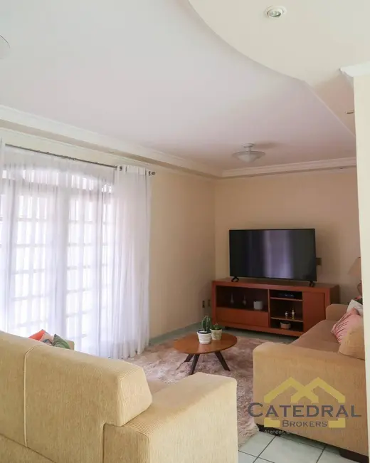 Foto 1 de Casa com 4 quartos para alugar, 232m2 em Caxambu, Jundiai - SP