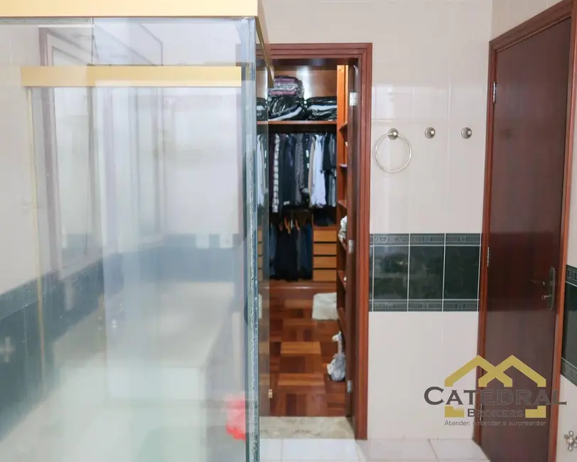 Foto 8 de Casa com 4 quartos para alugar, 232m2 em Caxambu, Jundiai - SP