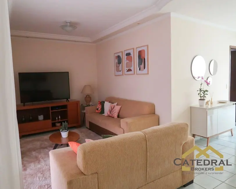 Foto 3 de Casa com 4 quartos para alugar, 232m2 em Caxambu, Jundiai - SP