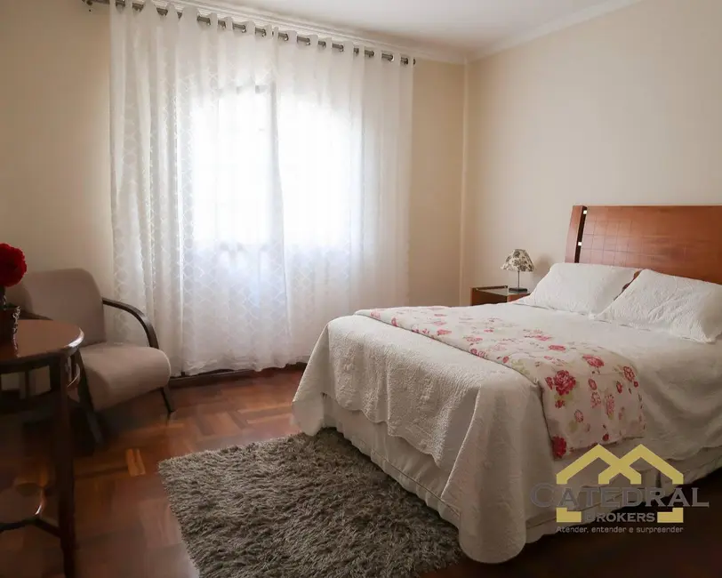 Foto 9 de Casa com 4 quartos para alugar, 232m2 em Caxambu, Jundiai - SP