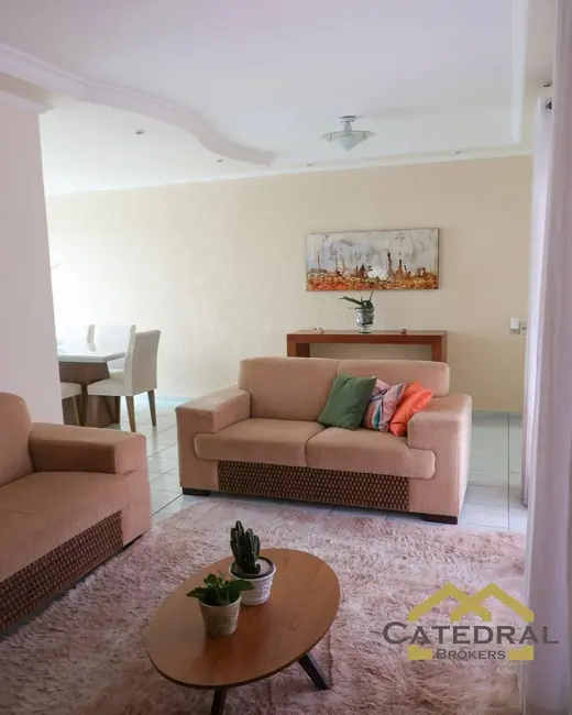 Foto 2 de Casa com 4 quartos para alugar, 232m2 em Caxambu, Jundiai - SP