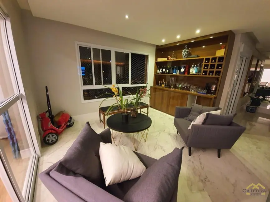 Apartamento com 3 quartos para alugar, 268m2 em Anhangabaú, Jundiai - SP - imagem 5 Foto 5 de Apartamento com 3 quartos para alugar, 268m2 em Anhangabaú, Jundiai - SP
