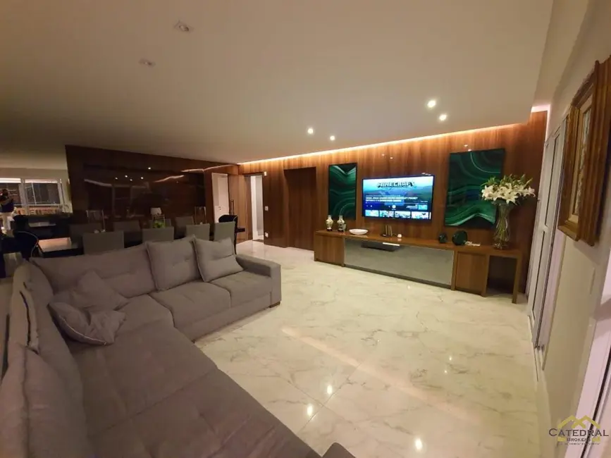 Apartamento com 3 quartos para alugar, 268m2 em Anhangabaú, Jundiai - SP - imagem 3 Foto 3 de Apartamento com 3 quartos para alugar, 268m2 em Anhangabaú, Jundiai - SP