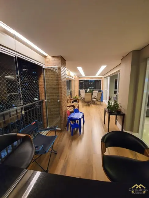 Apartamento com 3 quartos para alugar, 268m2 em Anhangabaú, Jundiai - SP - imagem 6 Foto 6 de Apartamento com 3 quartos para alugar, 268m2 em Anhangabaú, Jundiai - SP