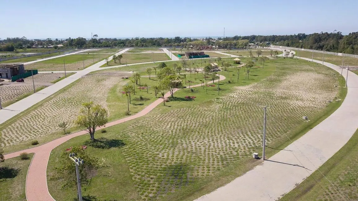 Foto 3 de Terreno / Lote à venda, 300m2 em Capao Da Canoa - RS
