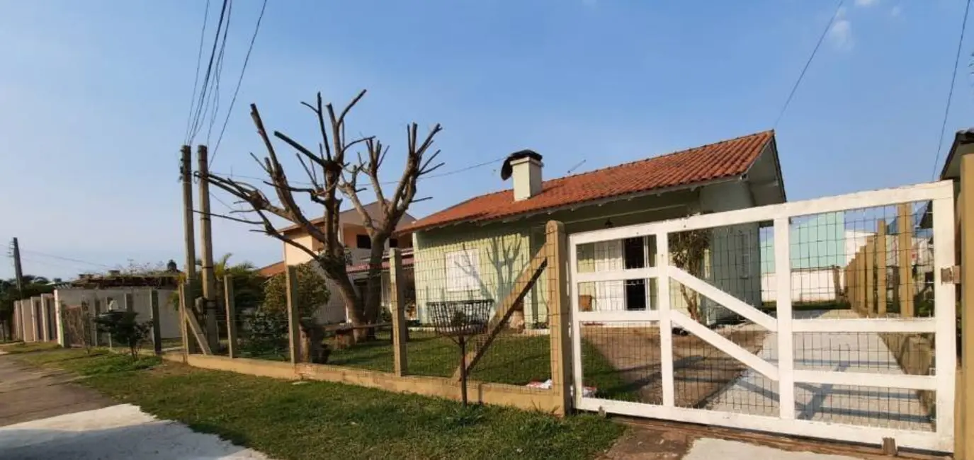 Foto 2 de Casa com 2 quartos à venda, 98m2 em Capao Da Canoa - RS