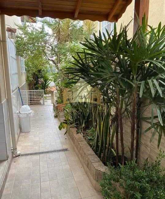 Sobrado com 3 quartos à venda, 120m2 em Itaquera, São Paulo - SP - imagem 3 Foto 3 de Sobrado com 3 quartos à venda, 120m2 em Itaquera, São Paulo - SP