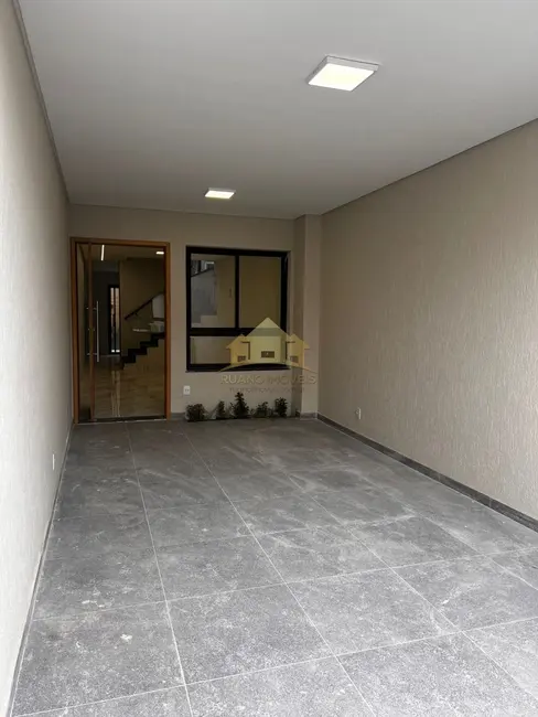 Sobrado com 3 quartos à venda, 186m2 em Vila Ré, São Paulo - SP - imagem 3 Foto 3 de Sobrado com 3 quartos à venda, 186m2 em Vila Ré, São Paulo - SP