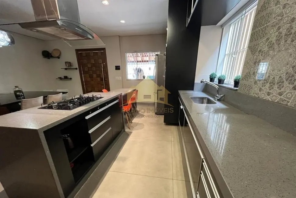 Sobrado com 3 quartos à venda, 272m2 em Vila Carrão, São Paulo - SP - imagem 8 Foto 8 de Sobrado com 3 quartos à venda, 272m2 em Vila Carrão, São Paulo - SP