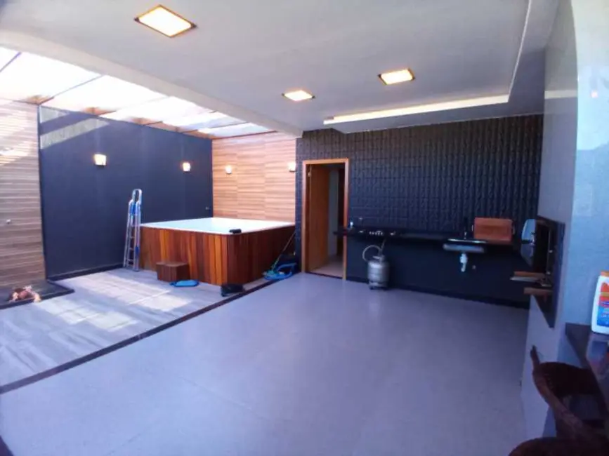 Foto 4 de Casa com 3 quartos à venda, 325m2 em Cabo Frio - RJ